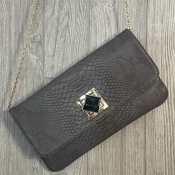 Urban Expressions Grey & Gold Crossbody Purse Clutch with Chain Faux Alligator - Picture 2 of 11